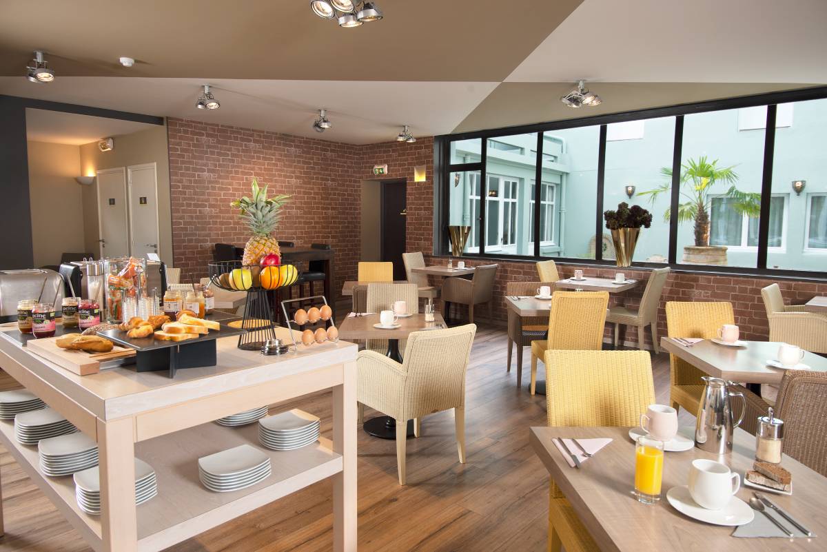 Breakfast area Breakfast area